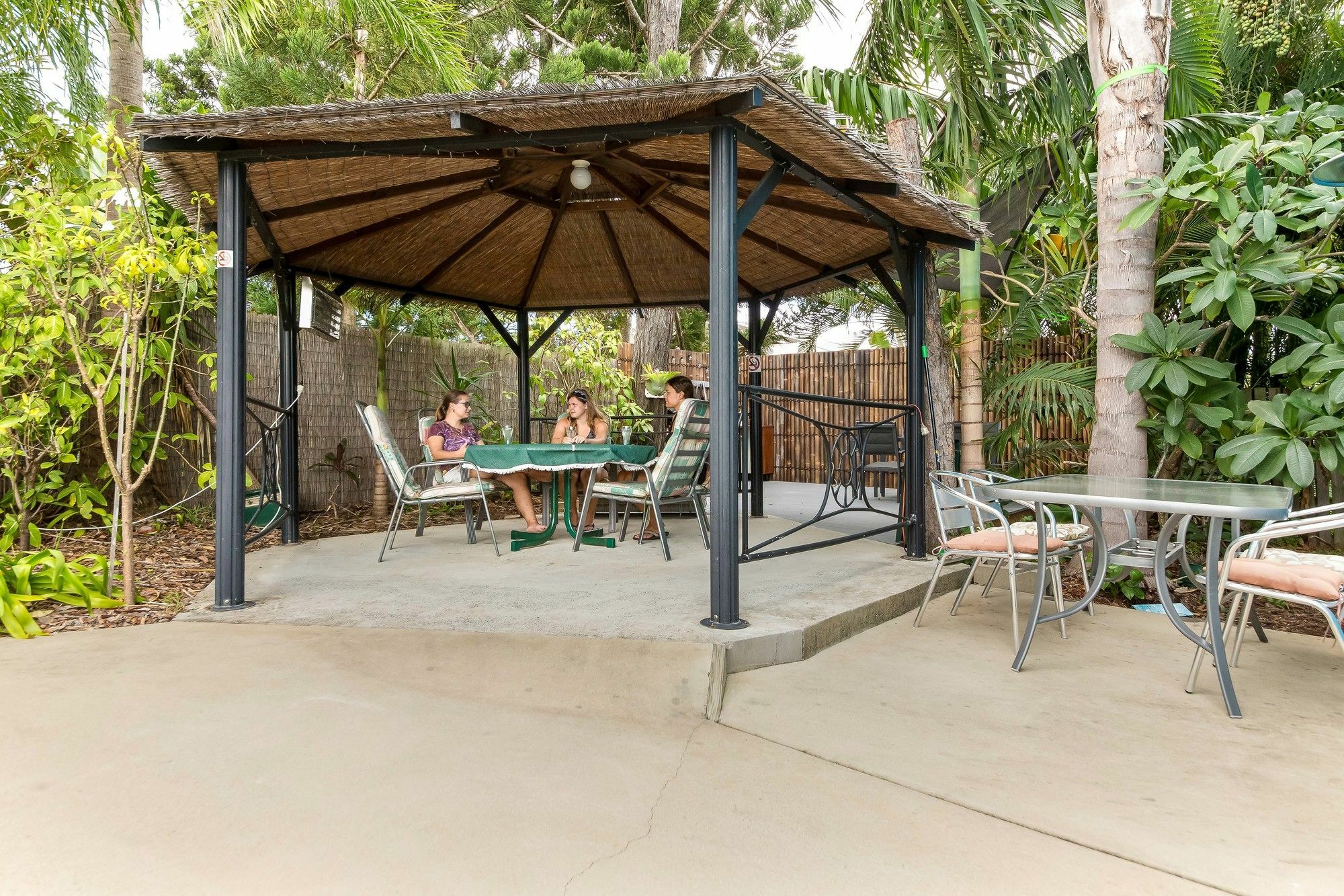 Coral Inn Boutique Resort Yeppoon Exterior foto